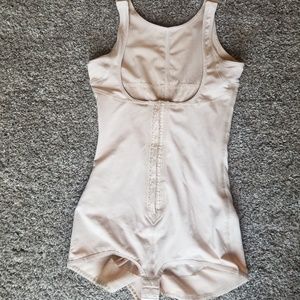 Body shaper waist trainer